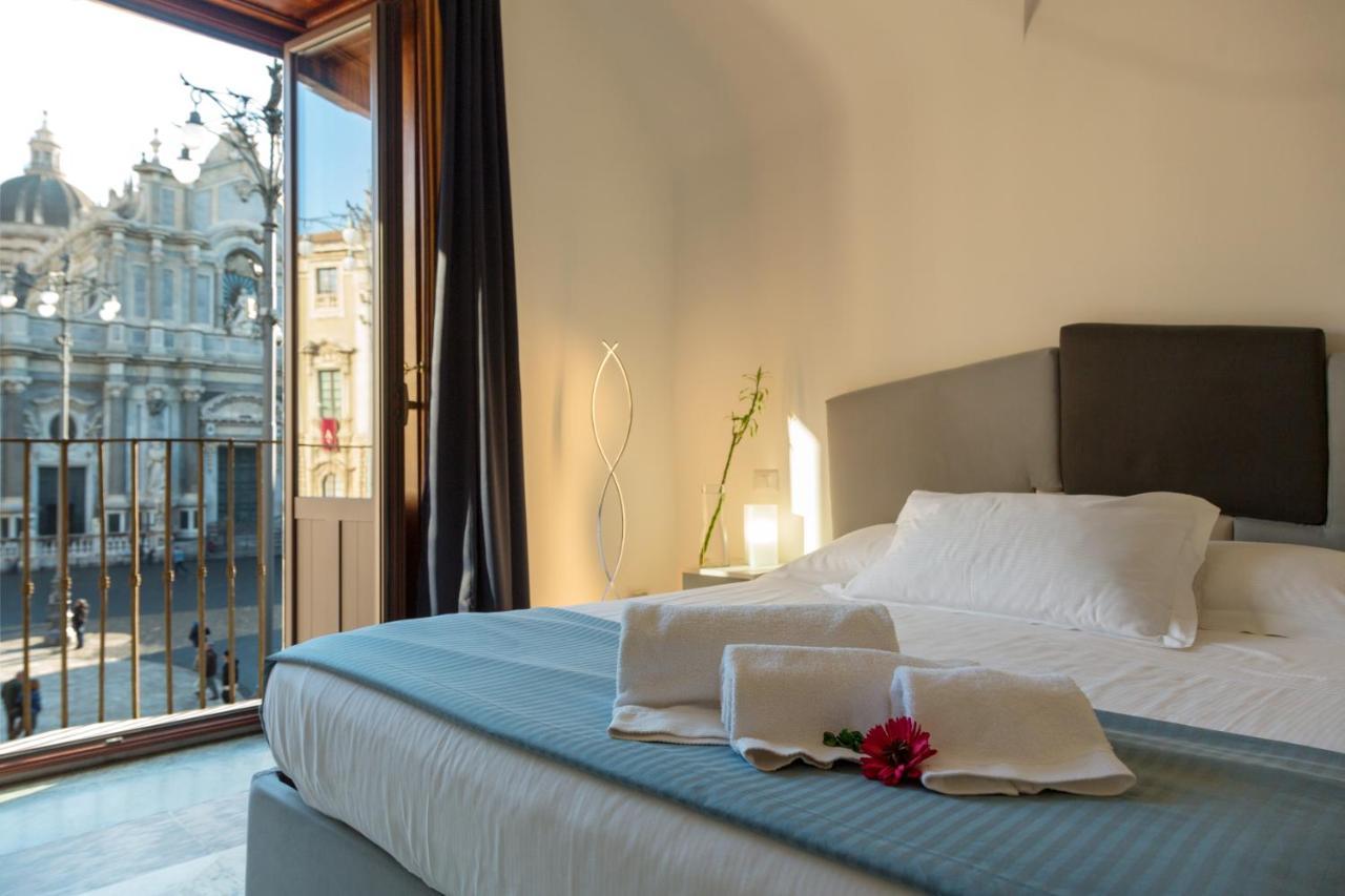 Le Suites Del Duomo House Catania Bagian luar foto