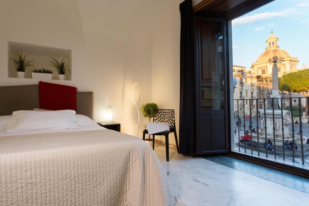 Le Suites Del Duomo House Catania Bagian luar foto