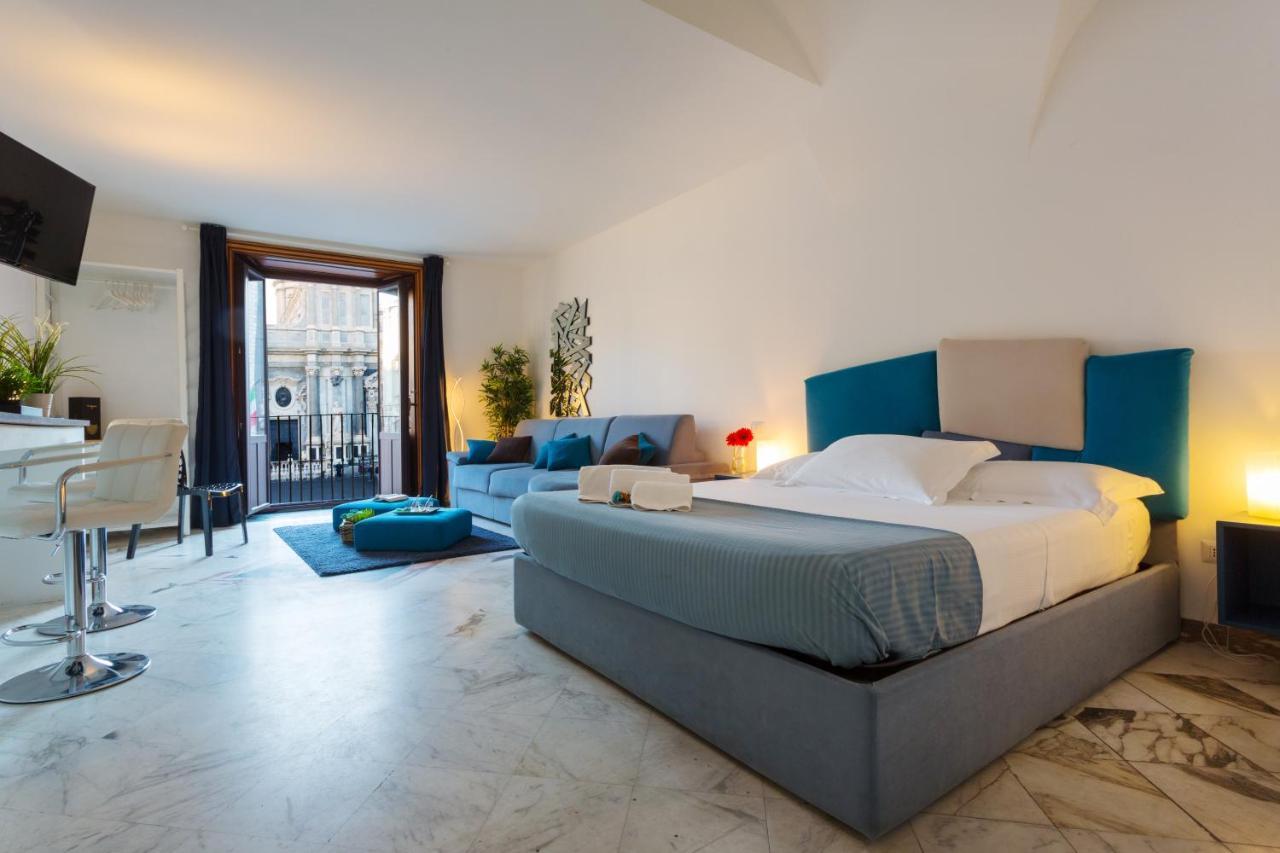 Le Suites Del Duomo House Catania Bagian luar foto